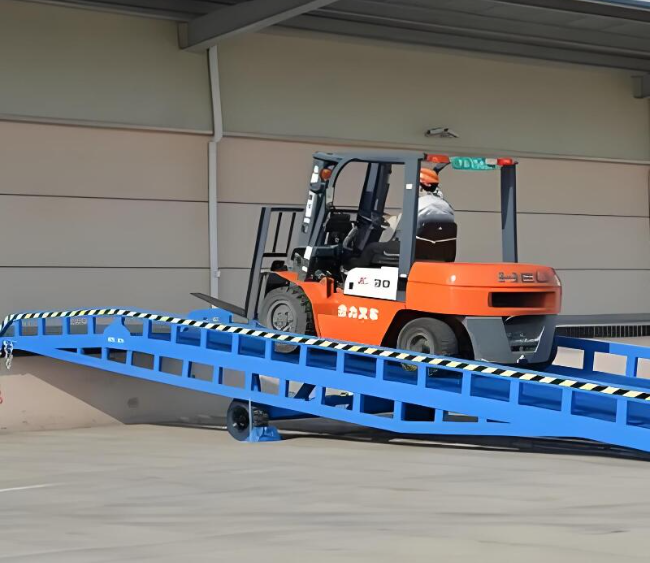 东营移动式卸货平台（叉车用）